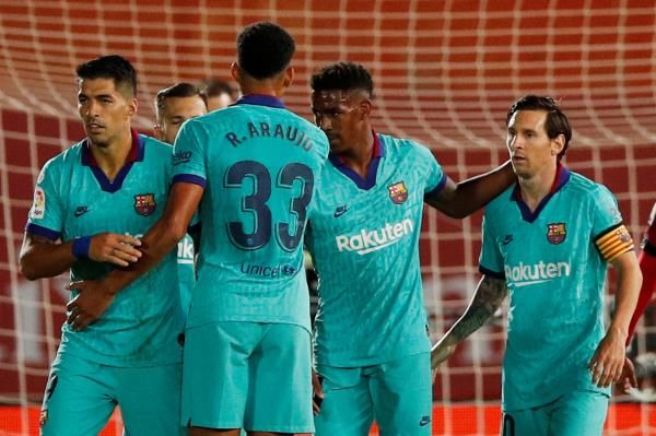 لاعبو برشلونة