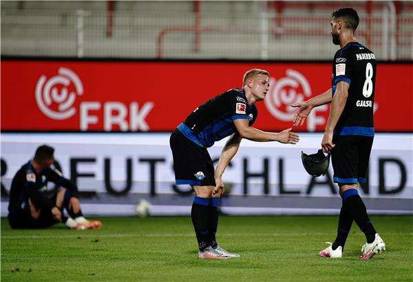 لاعبو بادربورن 