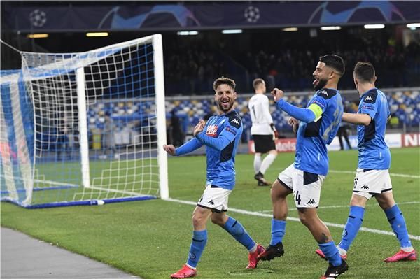 لاعبو نابولي