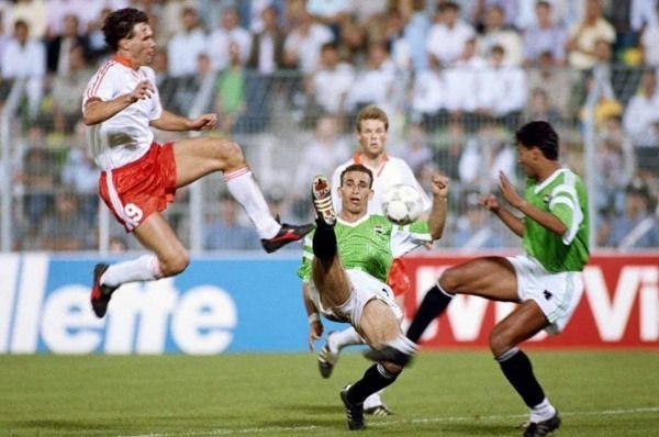  فان باستن مع لاعبي منتخب مصر