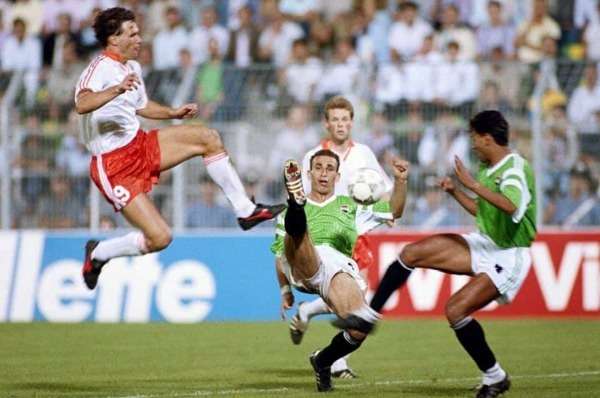  فان باستن مع لاعبي منتخب مصر