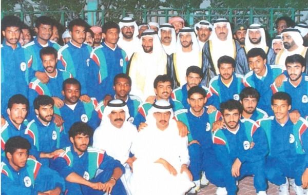 استقبال الشيخ زايد آل نهيان للمنتخب الإماراتي 