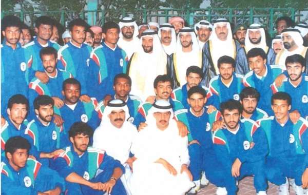 استقبال الشيخ زايد آل نهيان للمنتخب الإماراتي 