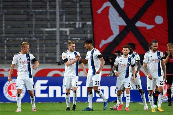 لاعبو هامبورج 