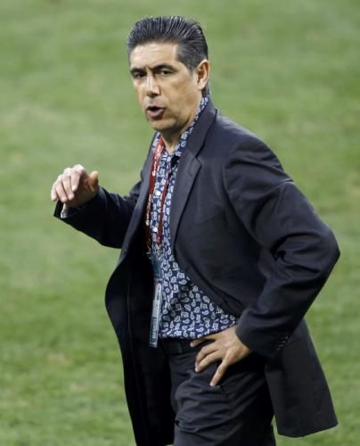 2011-01-152011-01-15t135808z_01_ac313_rtridsp_3_soccer-asian_reuters