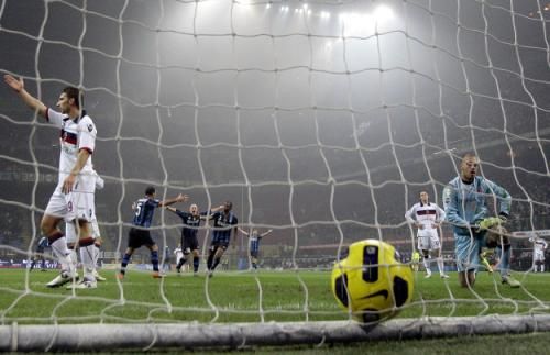 2011-01-152011-01-15t215907z_01_aga118_rtridsp_3_soccer-italy_reuters