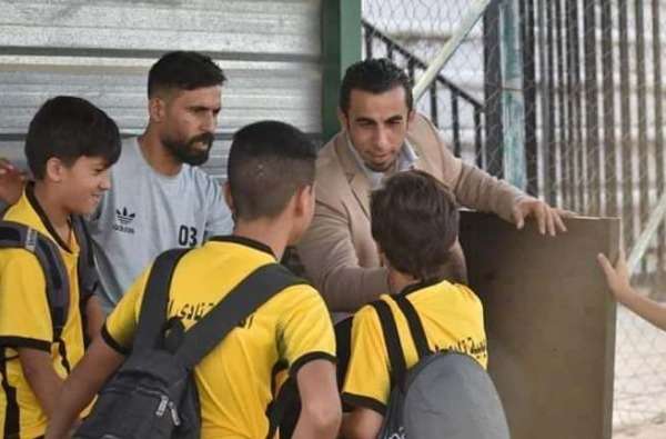 خصاونة يتحدث للاعبي أكاديمية نادي الحسين اربد