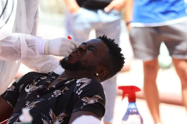 خضوع لاعبي المصري للمسحة الطبية