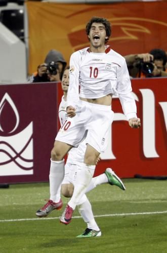 2011-01-152011-01-15t144639z_01_ac120_rtridsp_3_soccer-asian_reuters