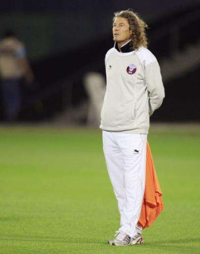 2011-01-152011-01-15t175608z_01_doh87_rtridsp_3_soccer-asian_reuters