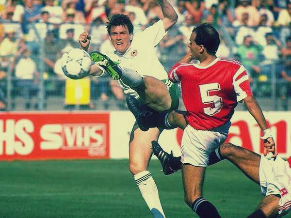 من لقاء مصر وأيرلندا بمونديال 1990