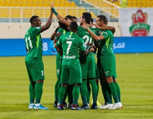 لاعبو شباب الأهلي