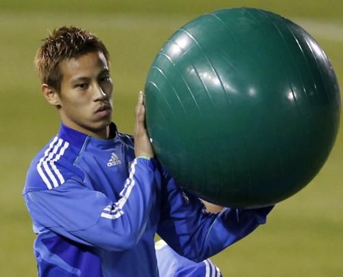 2011-01-152011-01-15t161413z_01_doh503_rtridsp_3_soccer-asian_reuters