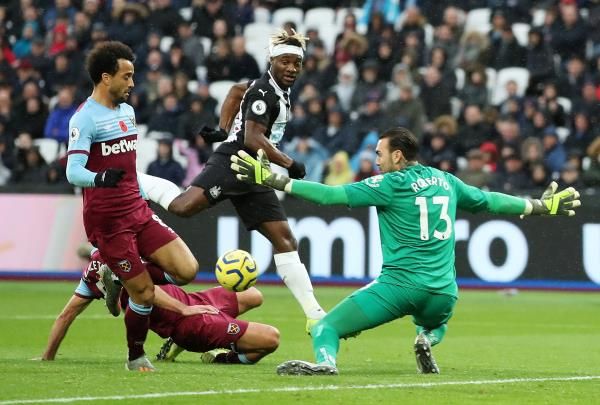 من آخر لقاء بين نيوكاسل ووست هام