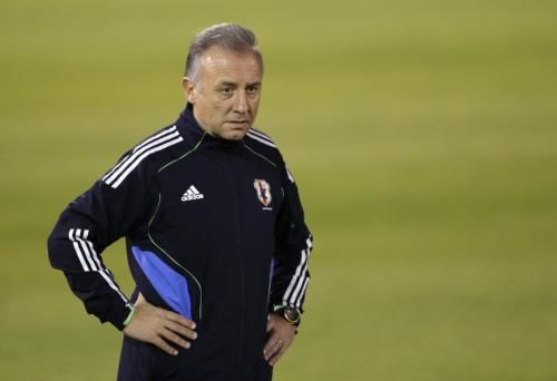 2011-01-152011-01-15t161046z_01_doh500_rtridsp_3_soccer-asian_reuters