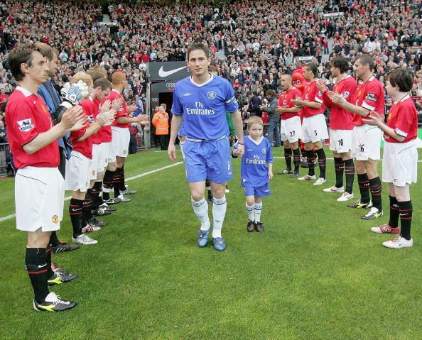 manchester-united-chelsea-guard-of-honour-1431232208