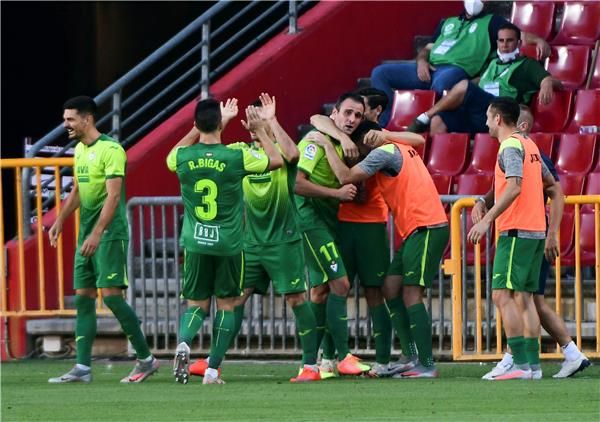 فرحة لاعبي إيبار 