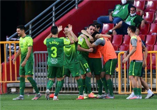 فرحة لاعبي إيبار 