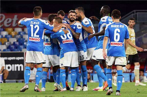 فرحة لاعبي نابولي