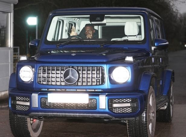 وان بيساكا أثناء دخوله إلى التدريب