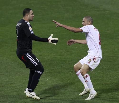 2011-01-172011-01-17t144611z_01_ac928_rtridsp_3_soccer-asian_reuters