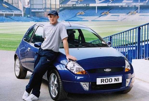 واين روني مع أولى سياراته