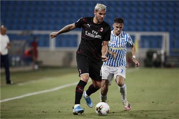 من مباراة ميلان وسبال