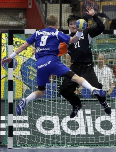 2011-01-172011-01-17t215636z_01_hnd656_rtridsp_3_handball_reuters