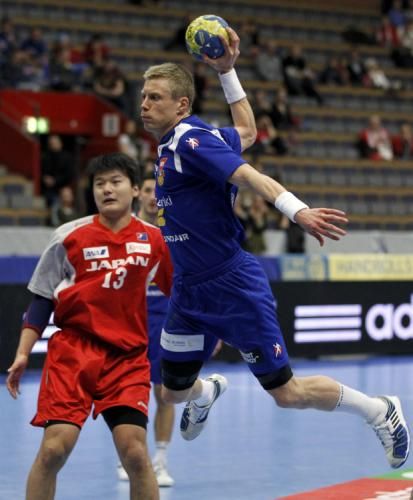 2011-01-172011-01-17t220509z_01_hnd658_rtridsp_3_handball_reuters