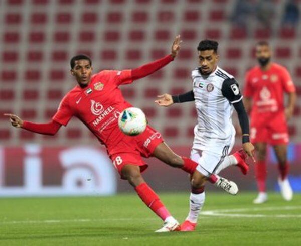 من الدوري الإماراتي