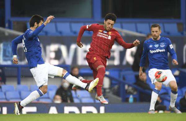 أليكس أوكسليد-تشامبرلين