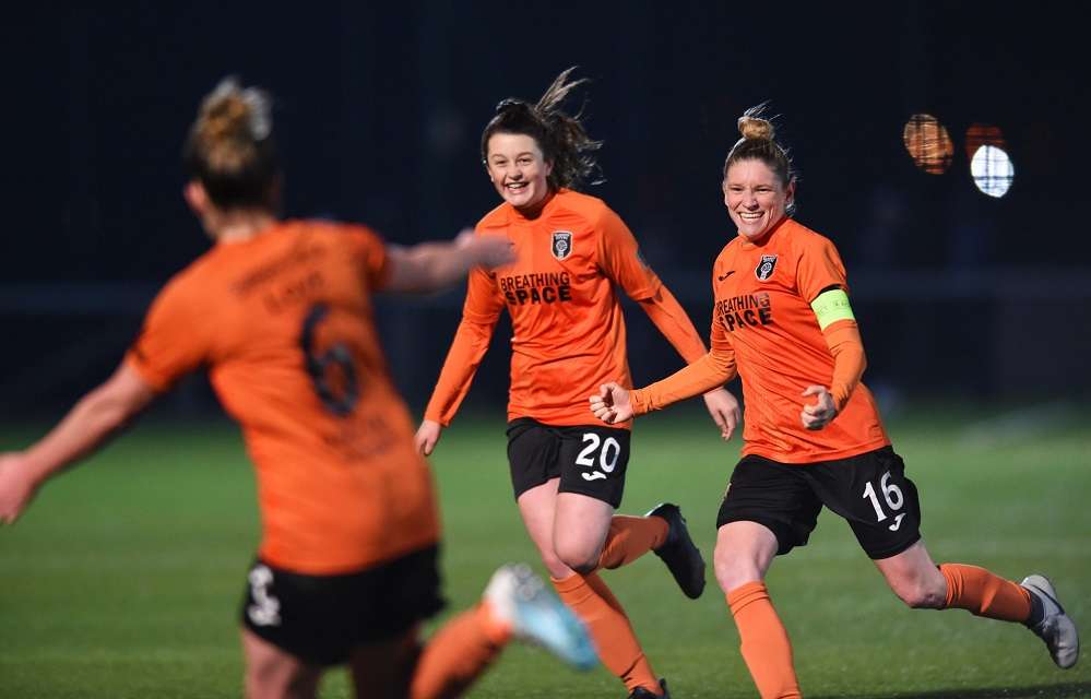 لاعبات جلاسكو