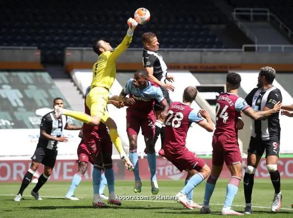 ?i=albums%2fmatches%2f1676431%2f2020-07-05t134517z_235251116_up1eg75127h9w_rtrmadp_3_soccer-england-new-whu-report_reuters