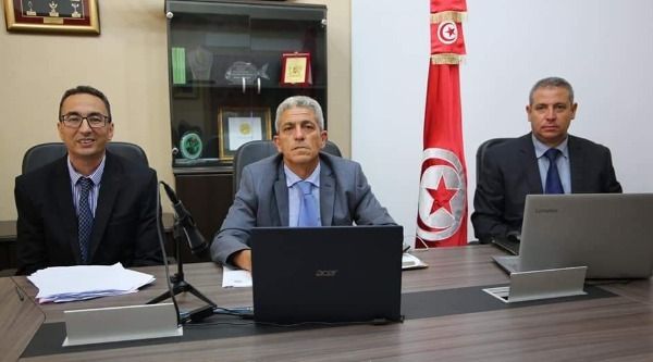ممثلو وزارة الرياضة التونسية خلال الاجتماع
