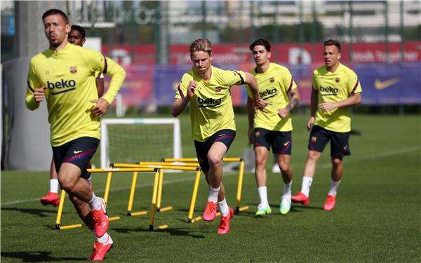 لاعبو برشلونة