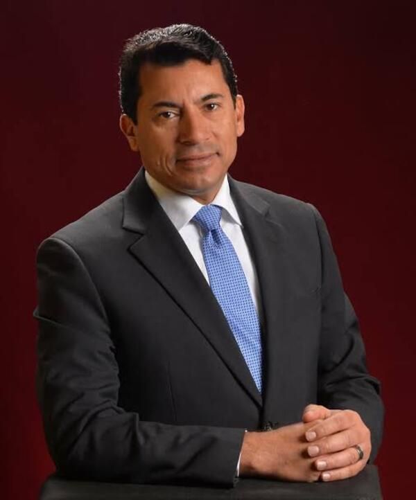  الدكتور أشرف صبحي