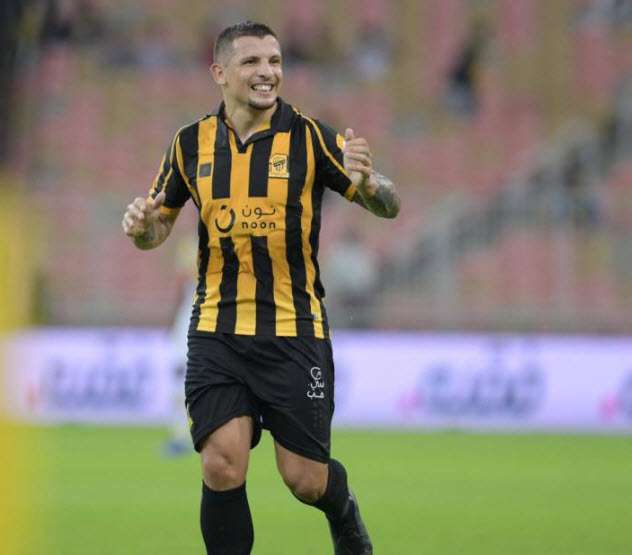 ايمليانو فيكيو