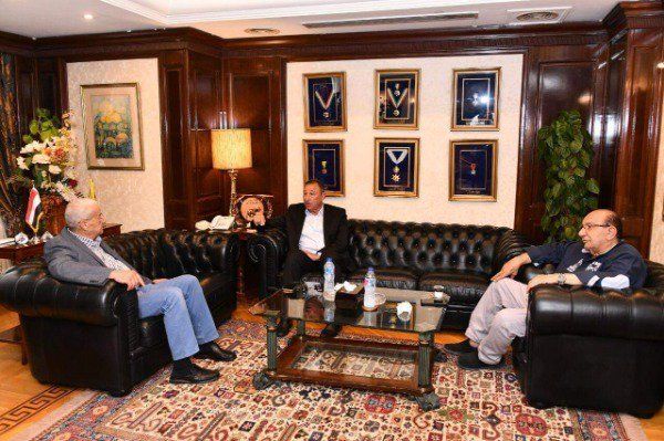 من الاجتماع