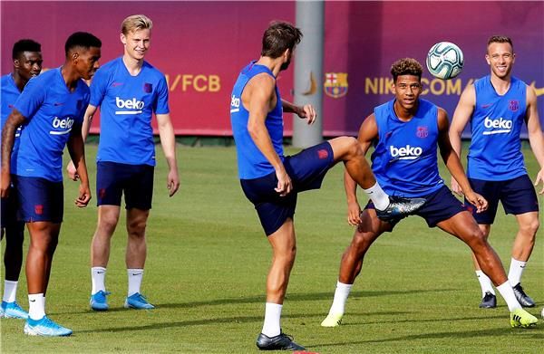 لاعبو برشلونة