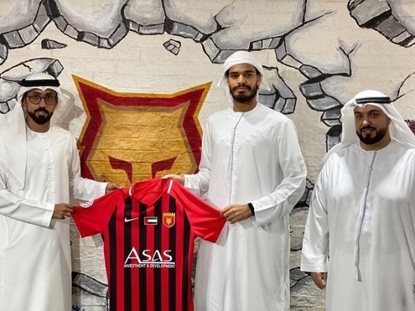 بعد توقيع العقود