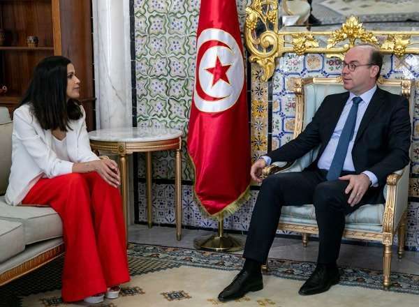 إلياس الفخفاخ يستقبل حبيبة الغريبي 