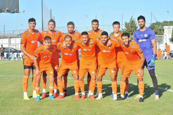 قبل بداية اللقاء