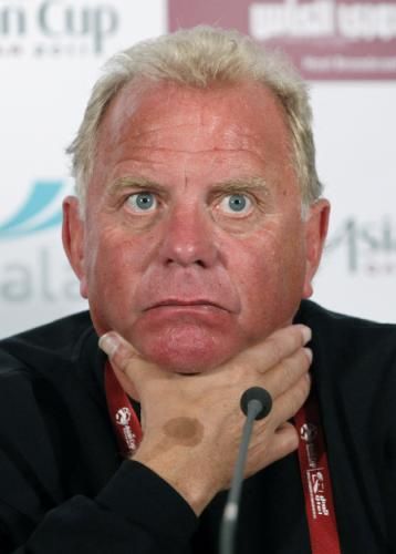 2011-01-132011-01-13t094320z_01_jyh101_rtridsp_3_soccer-asian_reuters