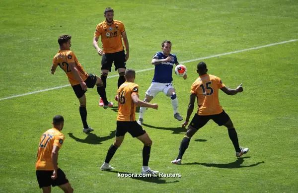 ?i=reuters%2f2020-07-12%2f2020-07-12t124706z_1762982259_up1eg7c0zii2g_rtrmadp_3_soccer-england-wlv-eve-report_reuters
