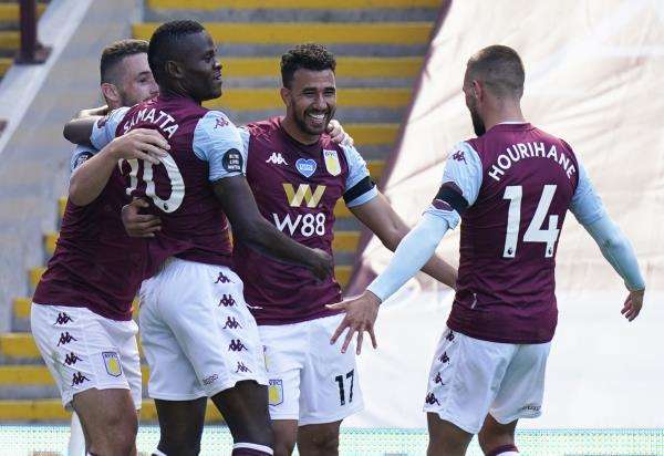 لاعبو  أستون فيلا 