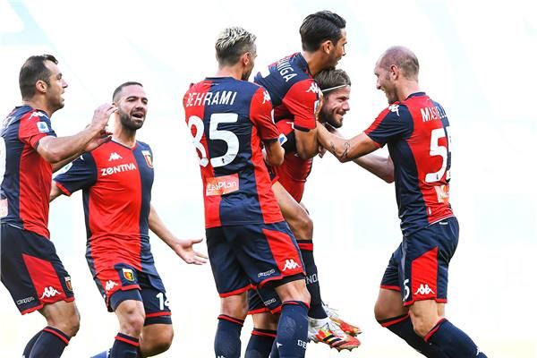 فرحة لاعبي جنوى