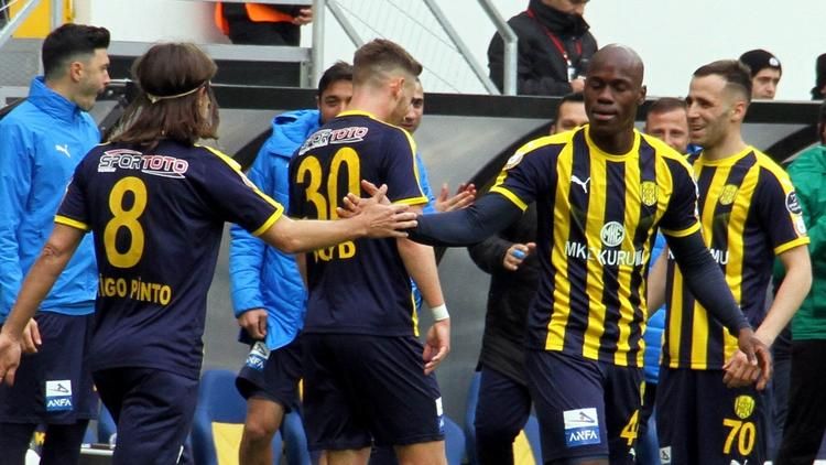 لاعبو أنقرة جوجو 