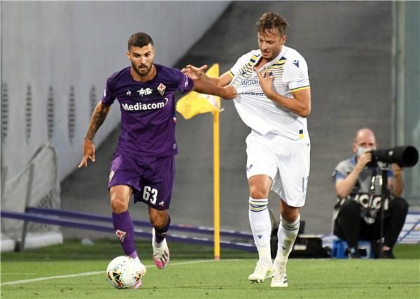 من مباراة فيرونا وفيورنتينا