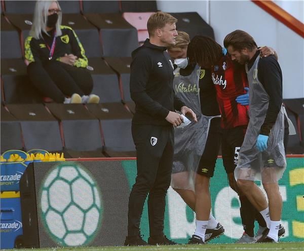 إيدي هاو وآكي 