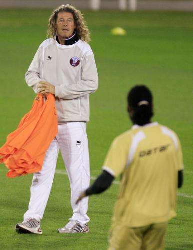 2011-01-152011-01-15t175339z_01_doh92_rtridsp_3_soccer-asian_reuters